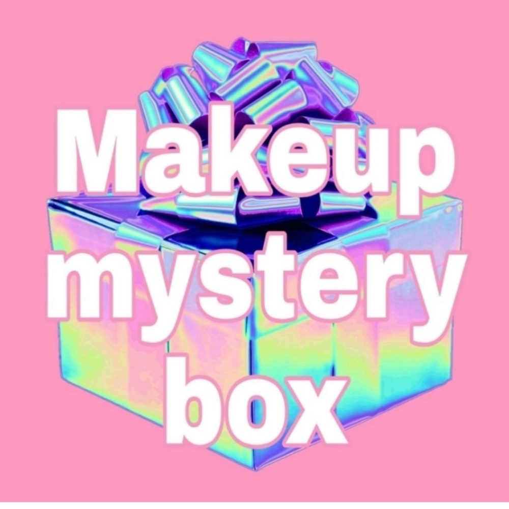 MAKEUP Mystery Bundle mix random